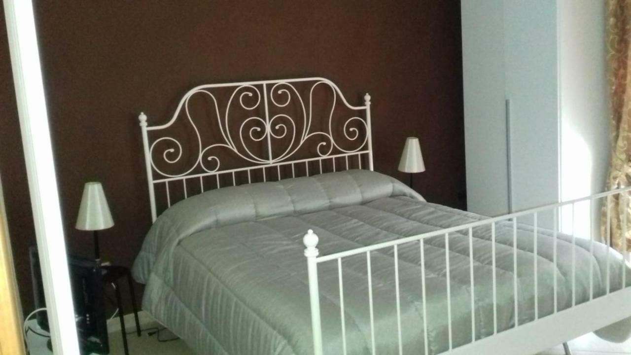 Casa Family & Friends Bed & Breakfast Salerno Luaran gambar